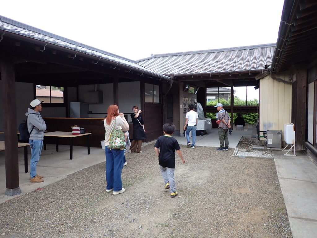 加藤洲十二橋河童はうすの休憩所